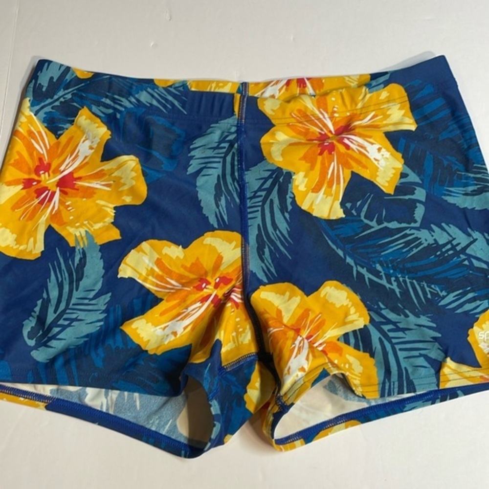 Speedo men’s standard square leg tropical print swim trunks. Size XL.